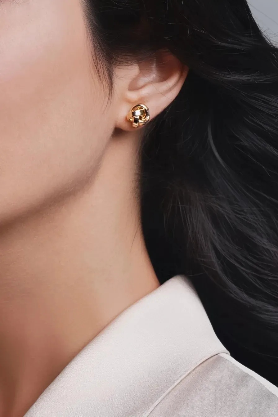 Big knot studs